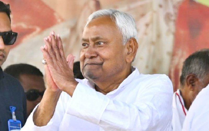    کیا بہارمیں ہوگی دسویں بارنتیش سرکار۔ جمعہ کی دوپہر تک تصویرہوگی صاف 